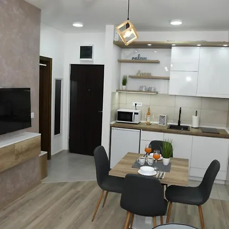 Zara - Free Private Parking - Apartmán