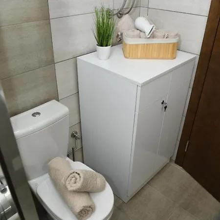 Zara - Free Private Parking - * ياغودينا