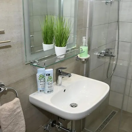 Apartmán Zara - Free Private Parking - *