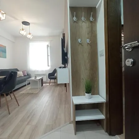 Zara - Free Private Parking - ياغودينا