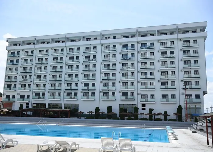 Zara - Free Private Parking -