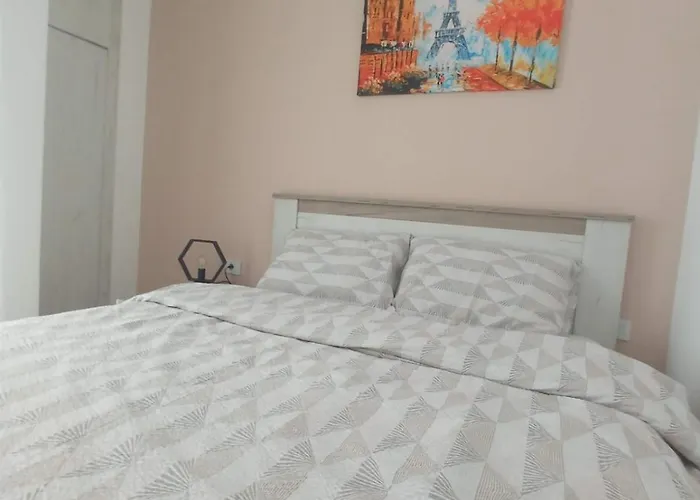 Zara - Free Private Parking -